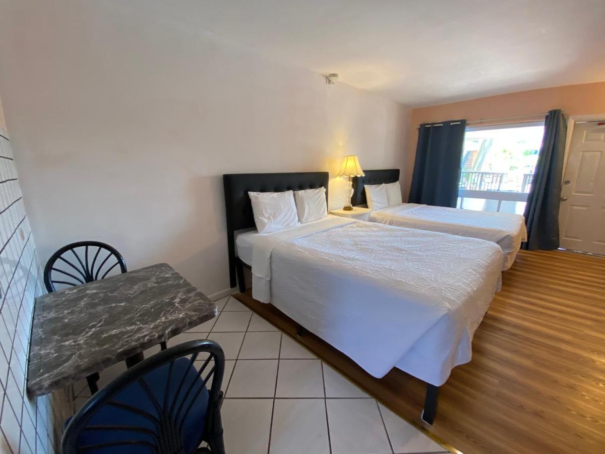 Rose Hotel